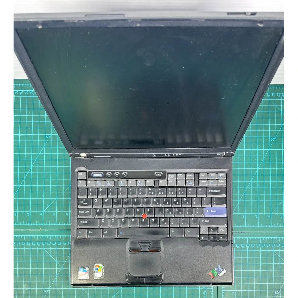 IBM ThinkPad T40 Laptop Type 2373 Intel Centrino Windows XP VTG UNTESTED